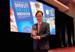 卢煜明院士获美国出生缺陷基金会医学博士奖