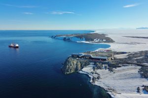 第42次南极考察丨“雪龙”号离开秦岭站 启程前往新西兰